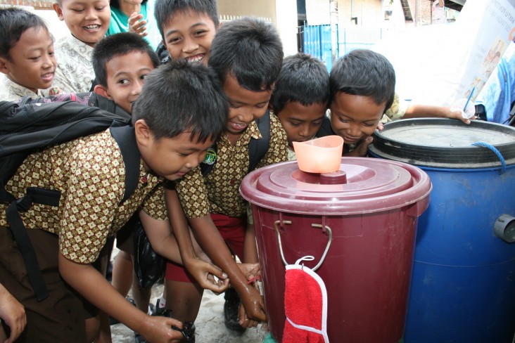 Improving access to safe drinking water and adequate sanitation services is an important element of USAID’s work to improve the health of mothers and children in countries where we work. These schoolchildren in Indonesia know that actions as simple as handwashing can save lives.