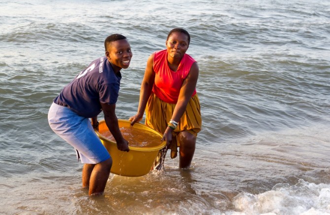 Water from Lake Malawi, the world’s 3rd largest freshwater lake, is not adequately accessed and utilized by Malawians due to lack of effective water infrastructure.