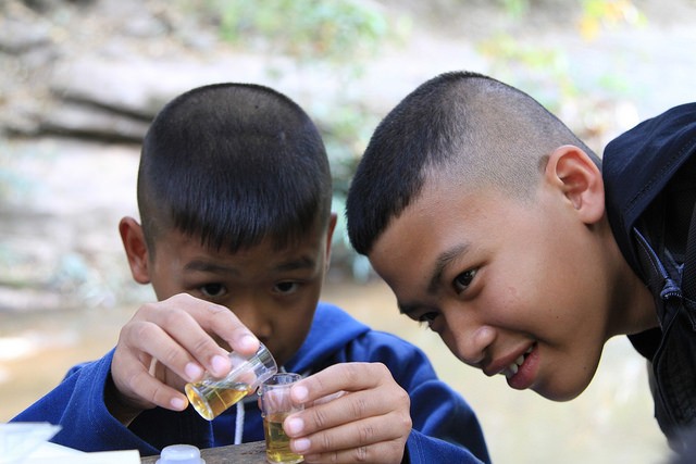 USAID Asia project teaches students in Chiang Mai, Thailand about river ecosystems.