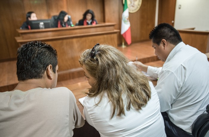 Defensores públicos en Cuernavaca reciben capacitación en el nuevo sistema de justicia adversarial-oral.