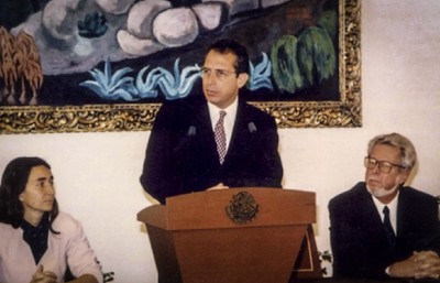 President Ernesto Zedillo (C) announces the creation of the Mexican Conservation Fund in May 1994.