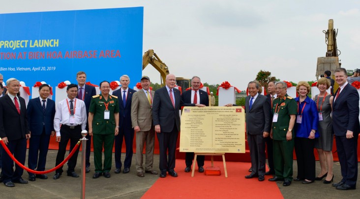 Nine U.S. Senators joined Vietnam's Deputy Prime Minister Trương Hòa Bình at the Bien Hoa Project Launch on April 29, 2019.