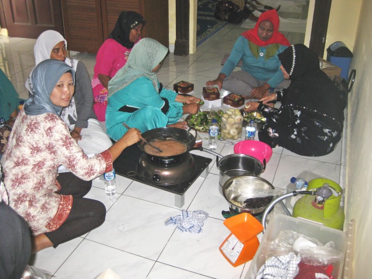 Hamidah’s group makes cookies, crackers and snacks using ingredients from mangrove fruits and leaves.