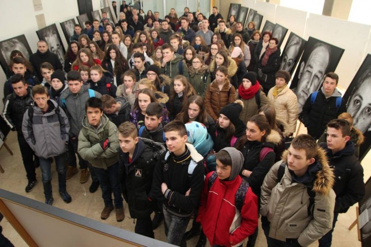 Students at opening of ‘Lično (Personal): Portraits of War Victims’ exhibition in Jajce, Bosnia and Herzegovina (exhibition supported by the USAID PRO-Future project).