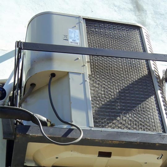Air conditioning condenser unit