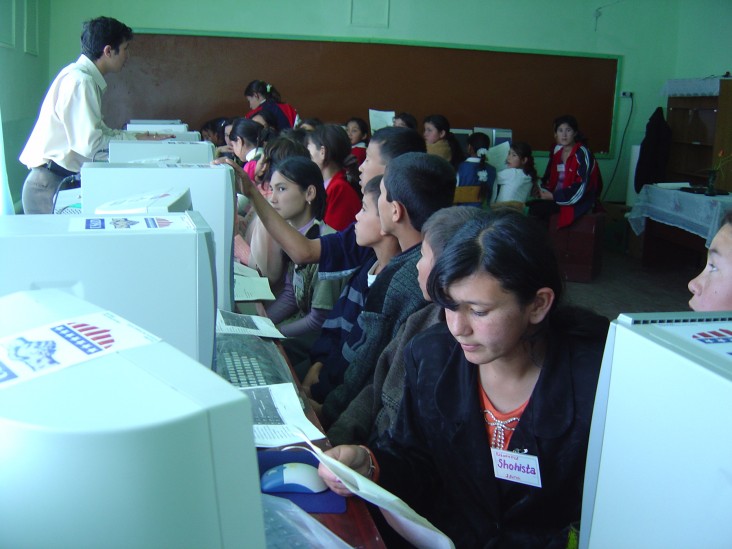 «Компьютеры для узбекских школ» в 2005 году
