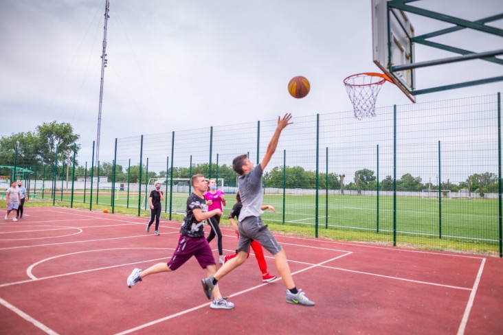 Playing basketball is fun! Petrykivska secondary school