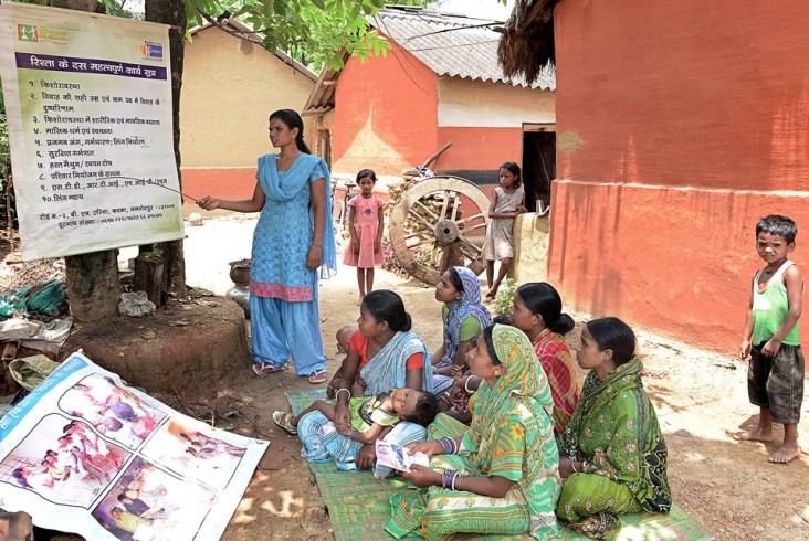 Peer educator Lakhi Muni Hansda improves the health awareness of rural women in Jharkhand, India.