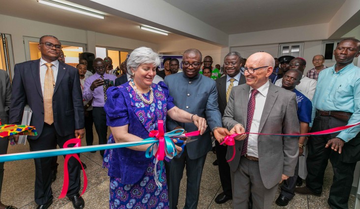 Ambassador Sullivan cutting the tape to open the Pathology Lab of the new cancer center at the HopeXchange Medical Center in Kumasi 