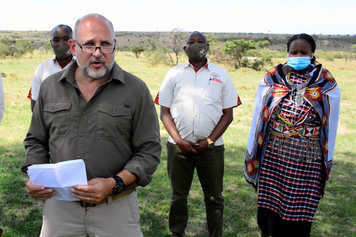 Acting Administrator John Barsa makes the Local Works announcement during his visit to the Maasai Mara Game Reserve.