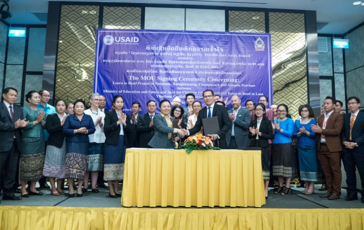 From center left to right: Room to Read Country Director Norkham Souphanouvong, U.S. Ambassador to the Lao PDR Rena Bitter, Minister of Education and Sports Sengdeuane Lachanthaboune, and Deputy Director General of the External Relations Mr. Phouvanh Vongsouthi officially launched the Learn to Read project.