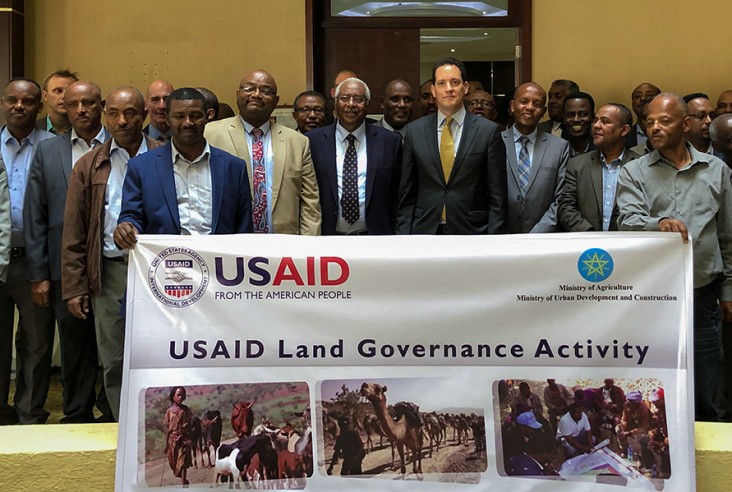 Image of USAID Ethiopia Mission Director Sean Jones launching Land Governance Activity