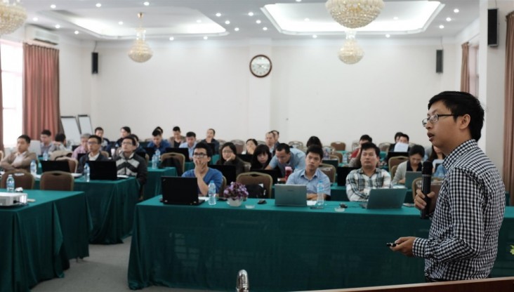 Cu Nguyen Khanh leading a session during a recent HVAC training under the USAID Vietnam Clean Energy Program.