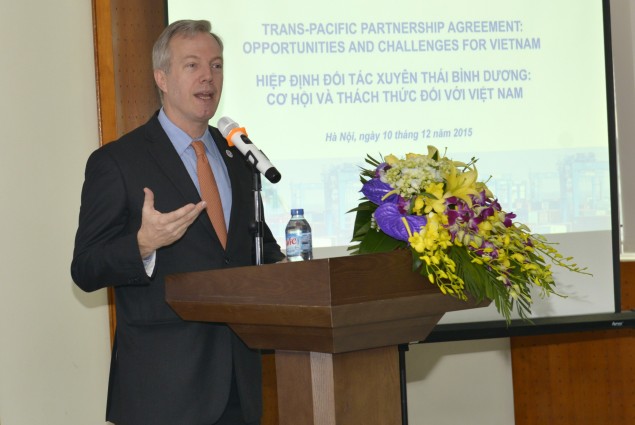 U.S. Ambassador Ted Osius speaks at a workshop on TPP opportunities and challenges for Vietnam.