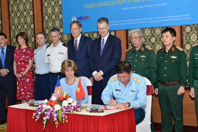 United States and Vietnam Sign Land Handover Memorandum to Initiate Dioxin Remediation at Bien Hoa Airbase Area