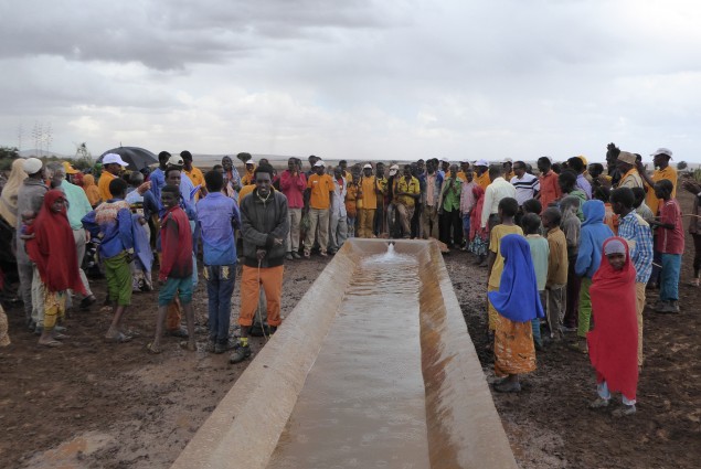 The Fedha’ad water supply scheme provides year-round access to a safe water source within a reduced fetching distance for 4,550 people. It boasts a 50,000 liter reservoir, 3,500 meter pipeline, two animal troughs, and two water points, each with four taps