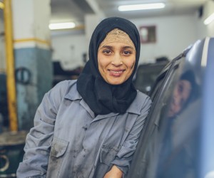Najlae Lachkar interning at a local car garage in her hometown of Tetouan as part of the USAID FORSATY training program