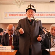 A resident of Kyzyl Kia asked MPs to help resolve shortage of drinking water in the city during one of the public hearings organized by NDI with USAID's support