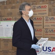 Amb. Rosenblum handing over USAID food assistance to Uzbekistan 
