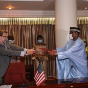 Les États-Unis et le Mali Signent un Accord Actualisé pour une Assistance Supplémentaire en Réponse au COVID-19