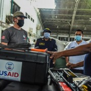 USAID Colombia Director delivers supplies in San Andrés.