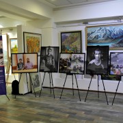 Photo Exhibition "On the Edge" Aims to Increase Tolerance of Former Prisoners