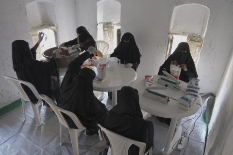 With USAID support, the Al Hissi Association for Sea Salt Production, which employs over 300 coastal women in Yemen, has tripled the retail price of its higher-quality table salt product.