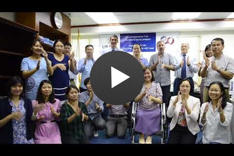 USAID/Vietnam Staff and Partners Express Support for Sign Languages